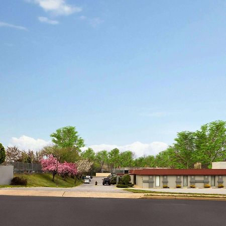 Days Inn By Wyndham Pottstown Eksteriør bilde