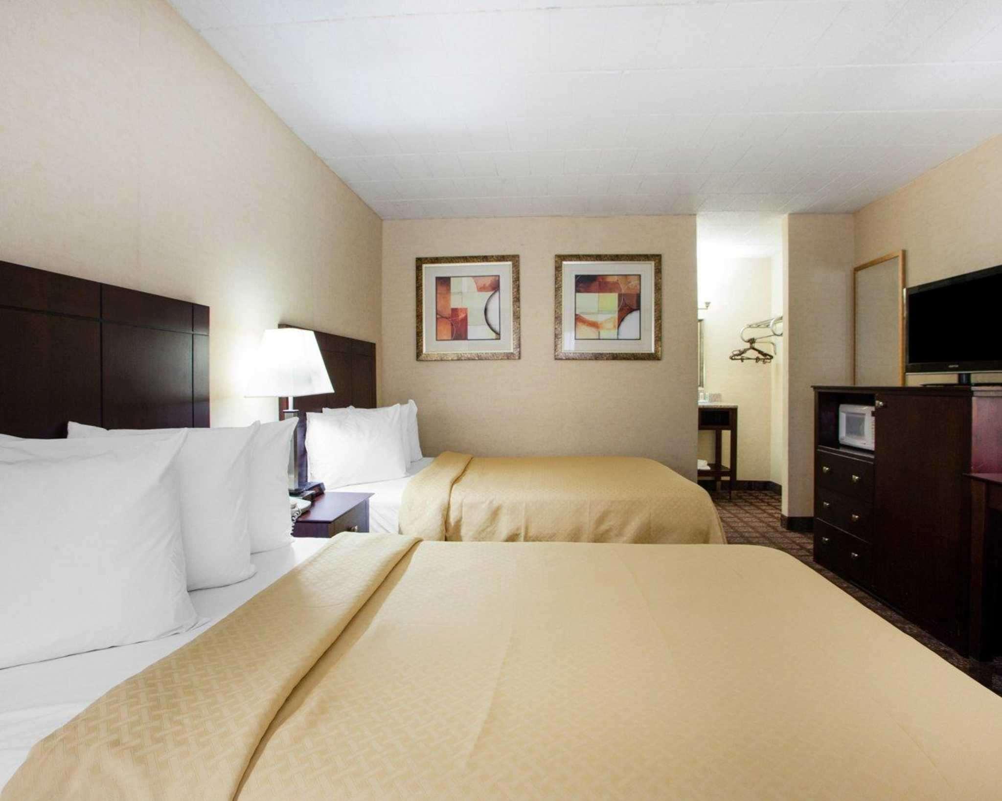 Days Inn By Wyndham Pottstown Eksteriør bilde