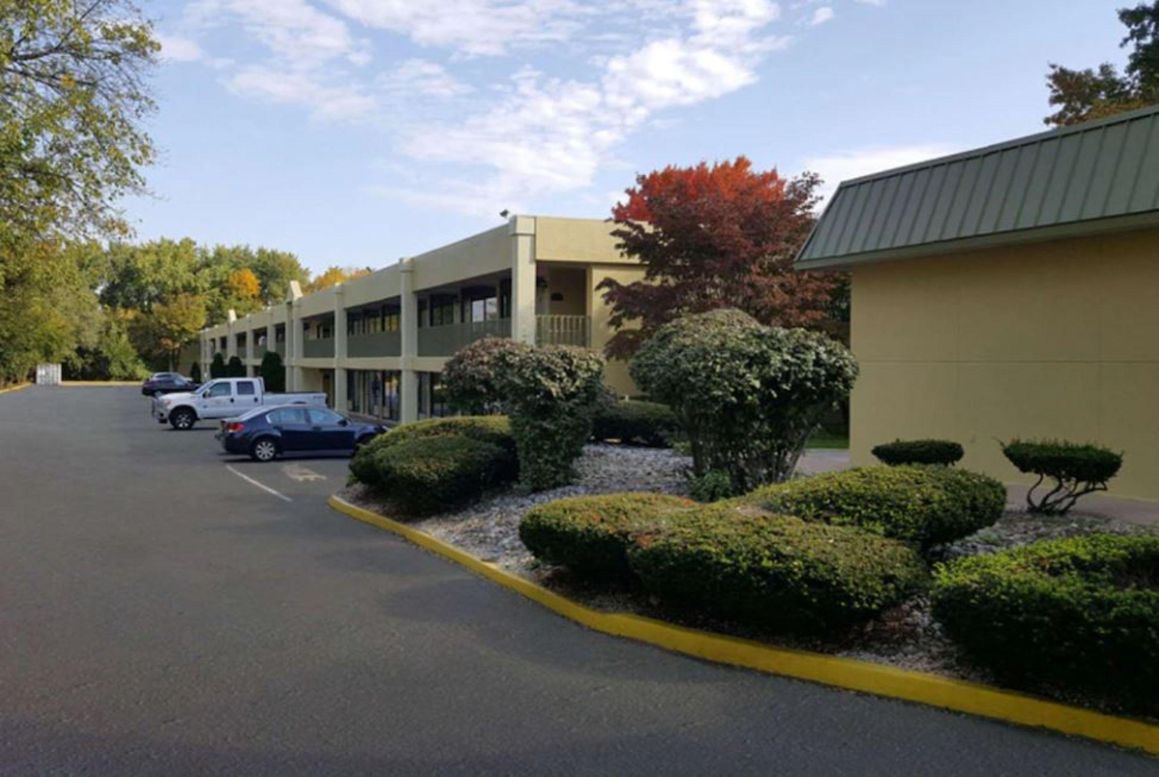 Days Inn By Wyndham Pottstown Eksteriør bilde