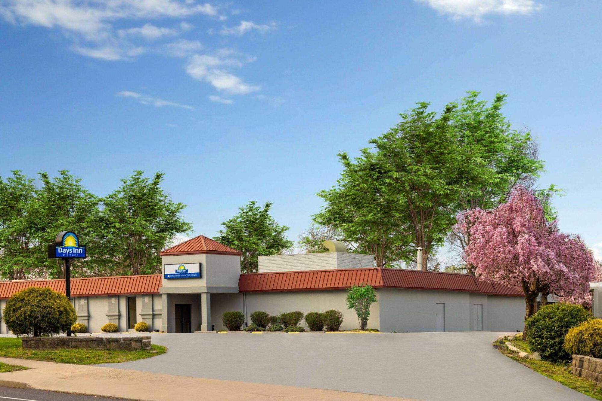 Days Inn By Wyndham Pottstown Eksteriør bilde