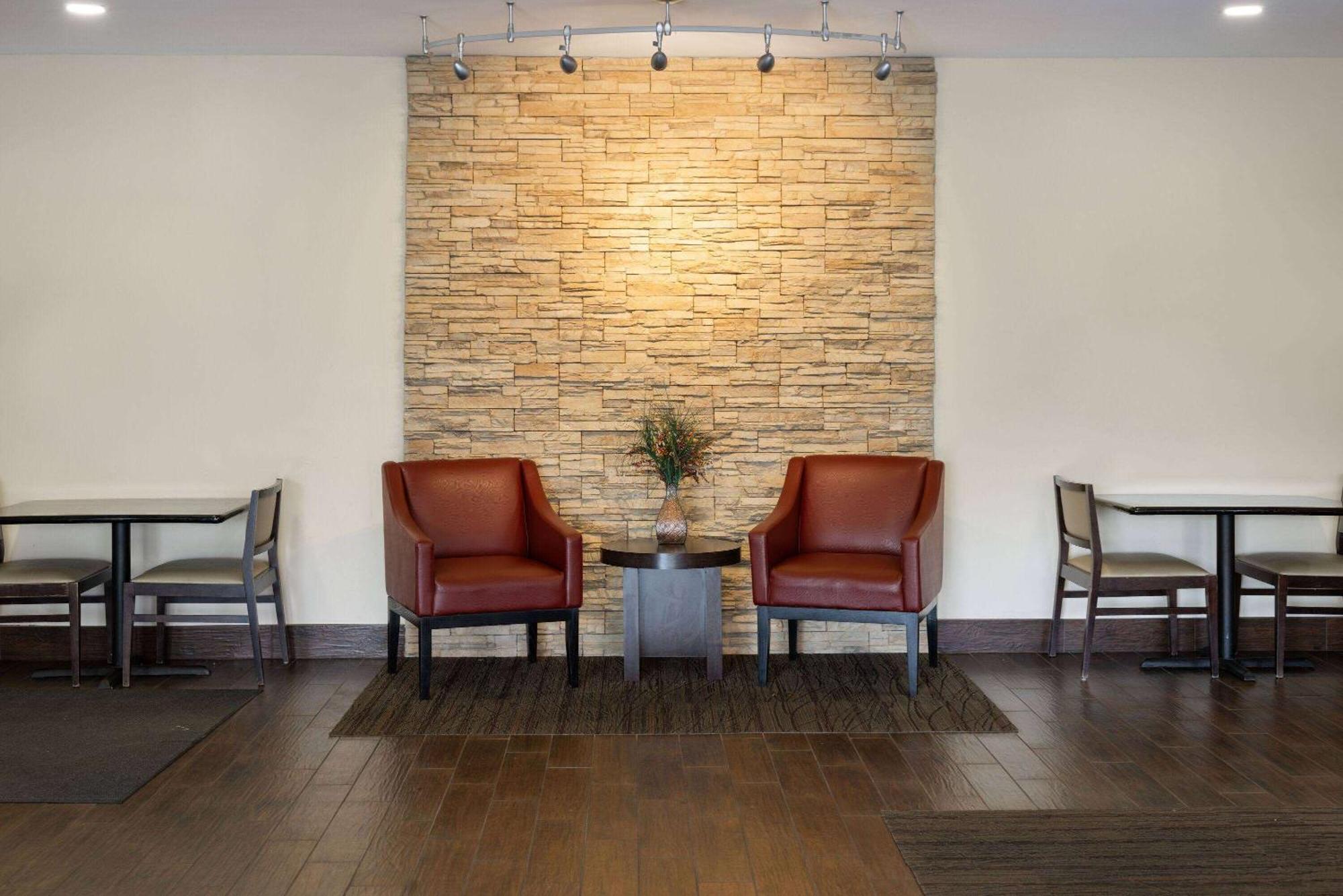 Days Inn By Wyndham Pottstown Eksteriør bilde