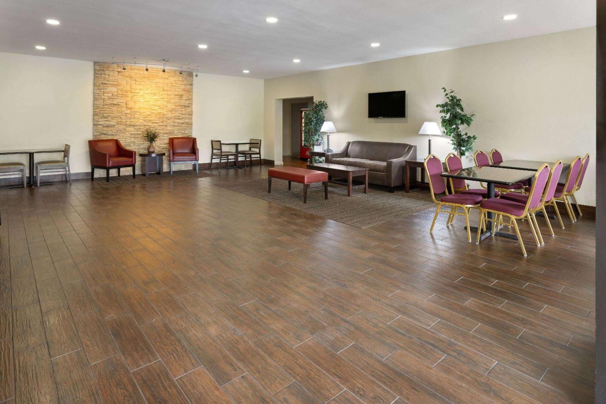 Days Inn By Wyndham Pottstown Eksteriør bilde