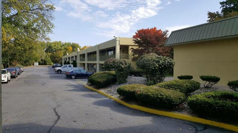Days Inn By Wyndham Pottstown Eksteriør bilde